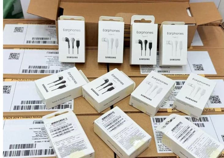 Samsung Type-C Wired Earphones image 1