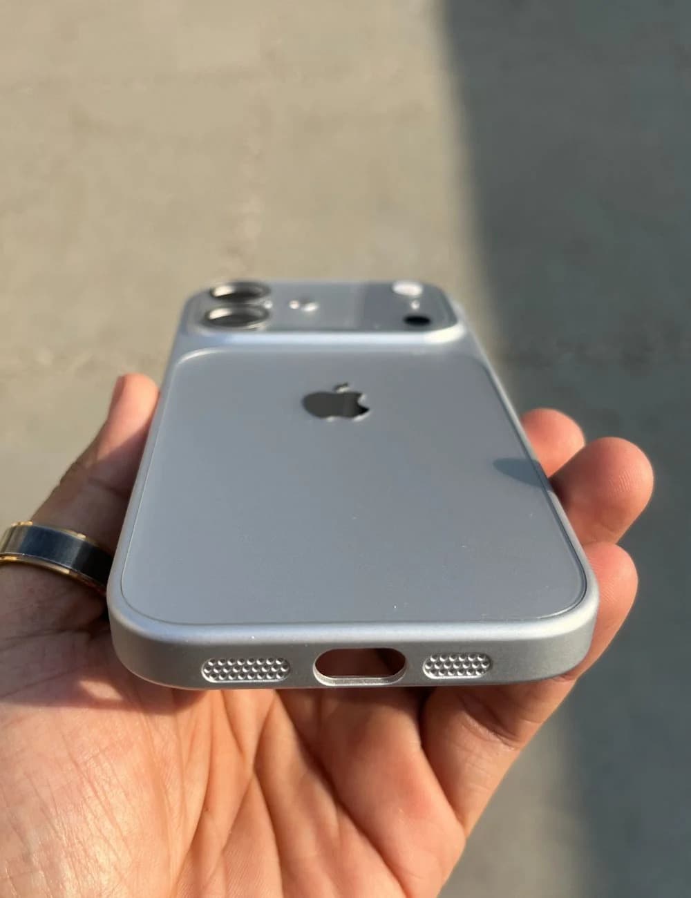 iPhone 16 Back Cover image 1
