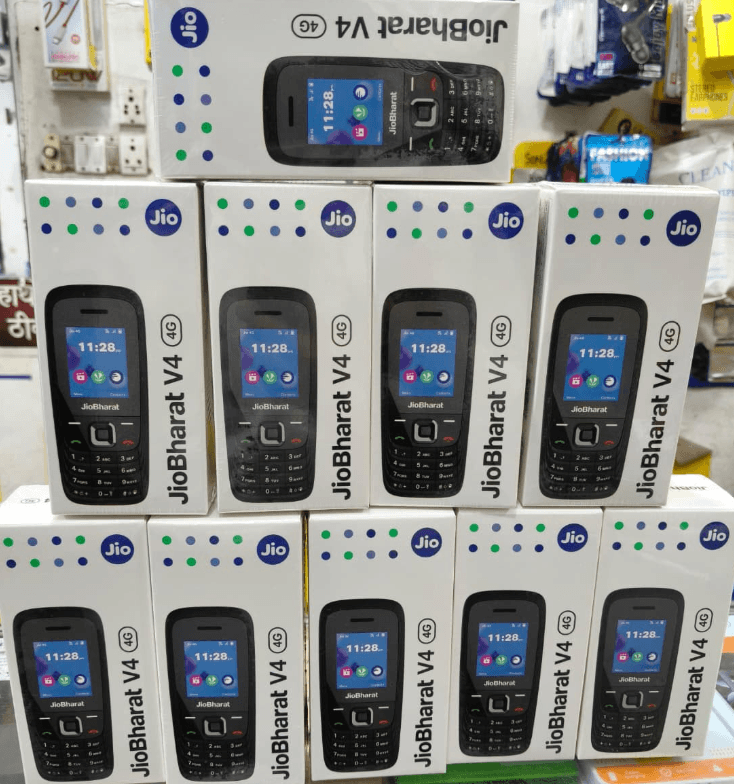 JioBharat V4 4G Keypad Mobile Phone