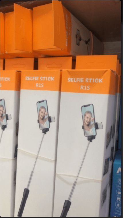 R1S Bluetooth Selfie Stick With Tripod