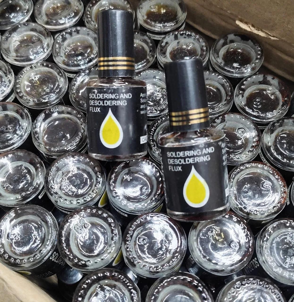 Electronic Soldering and Desoldering Liquid Flux image 1