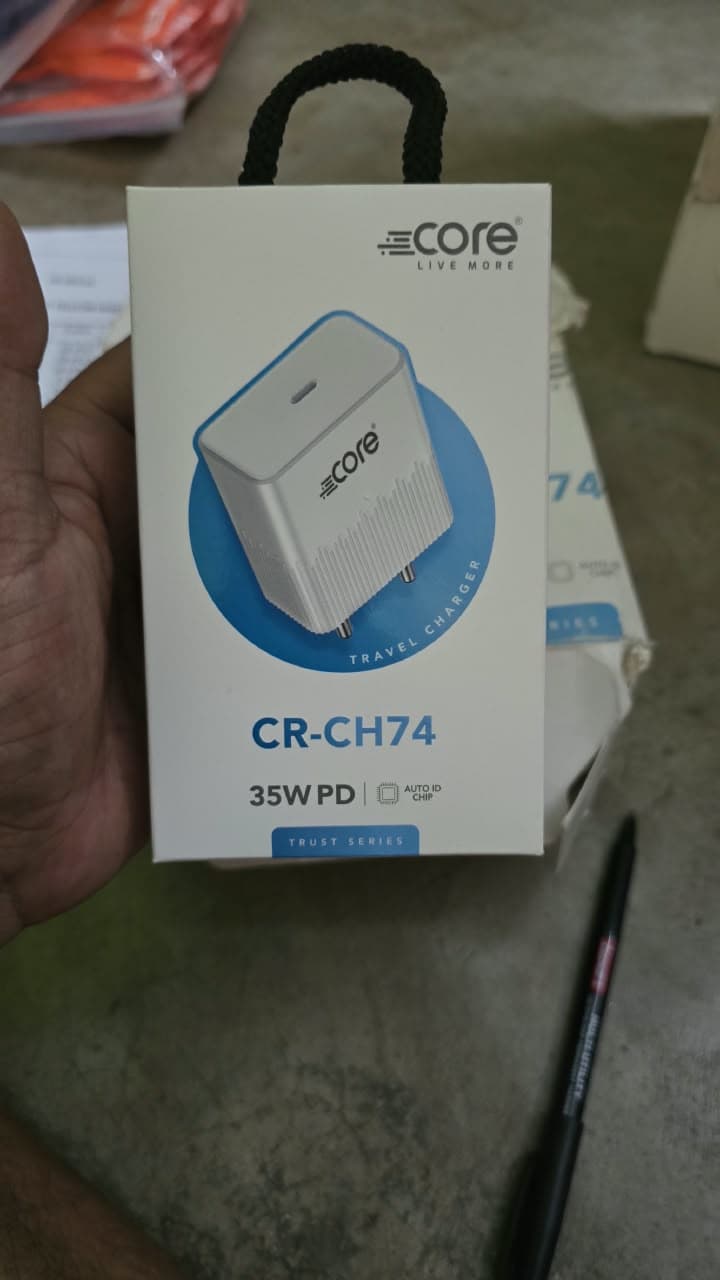 Core CR-CH74 35W PD Travel Charger image 1