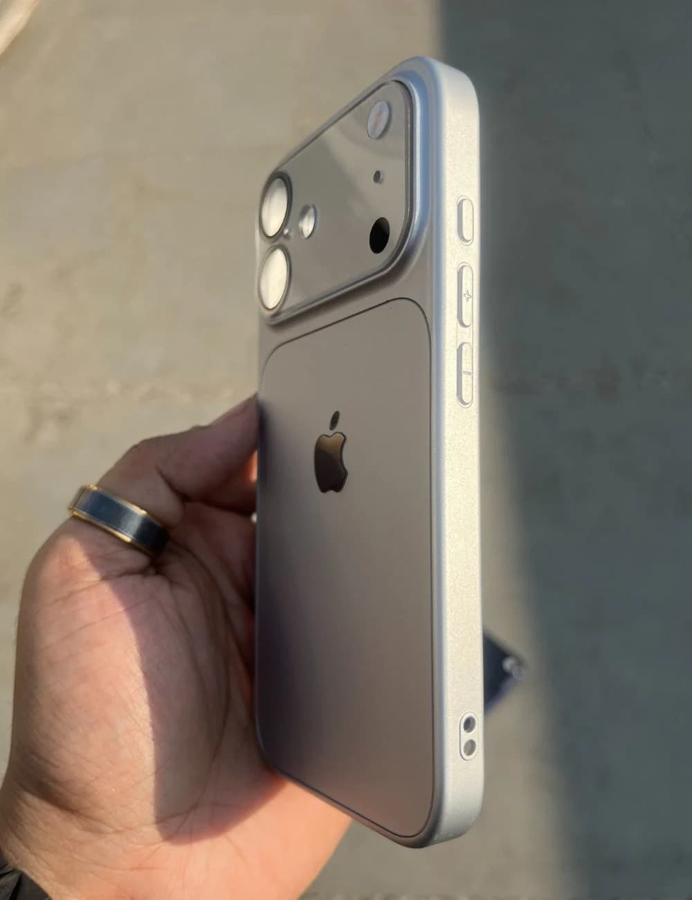 iPhone 16 Back Cover image 3