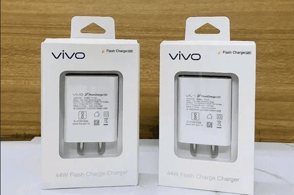 Vivo 44w Flashcharge Charger image 1