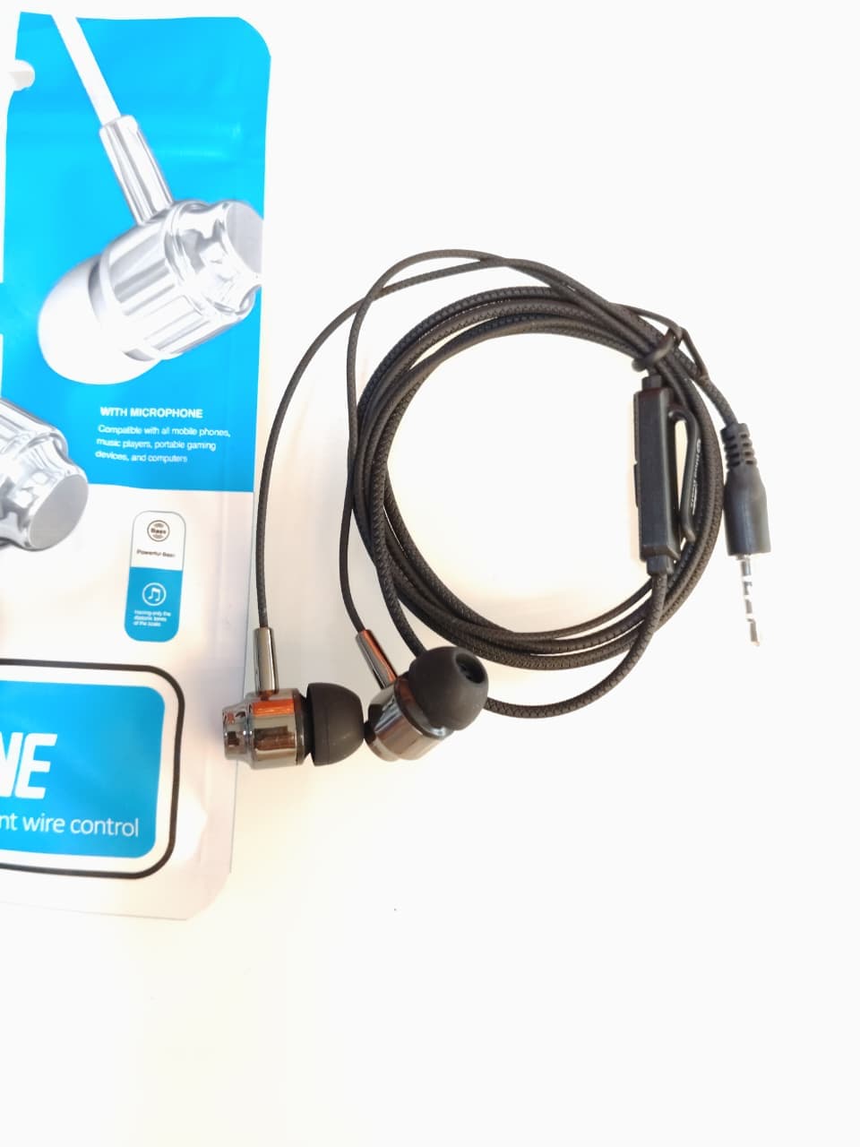 Generic Wired In-Ear Earphones With Microphone image 1