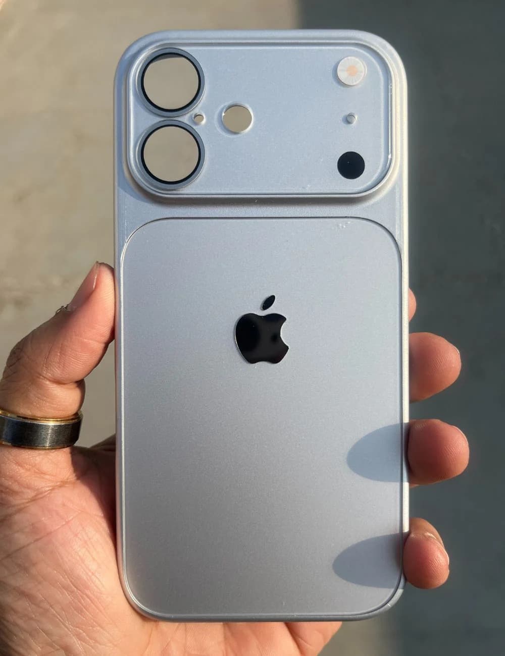iPhone 16 Back Cover image 4