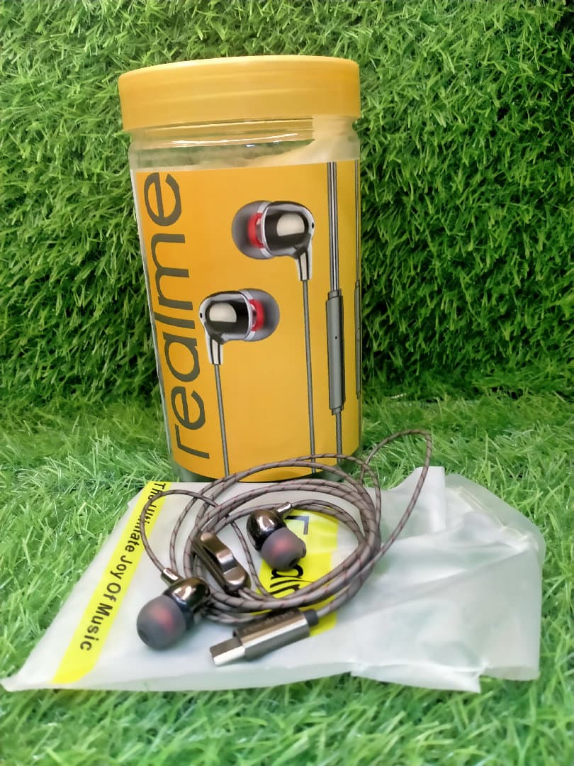 Realme Type-C Earphones – Clear Sound, Lightweight