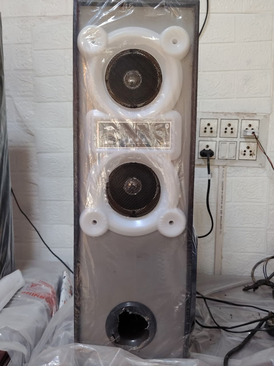 Chetak Incredible Beats Multimedia Tower Speaker System image 1
