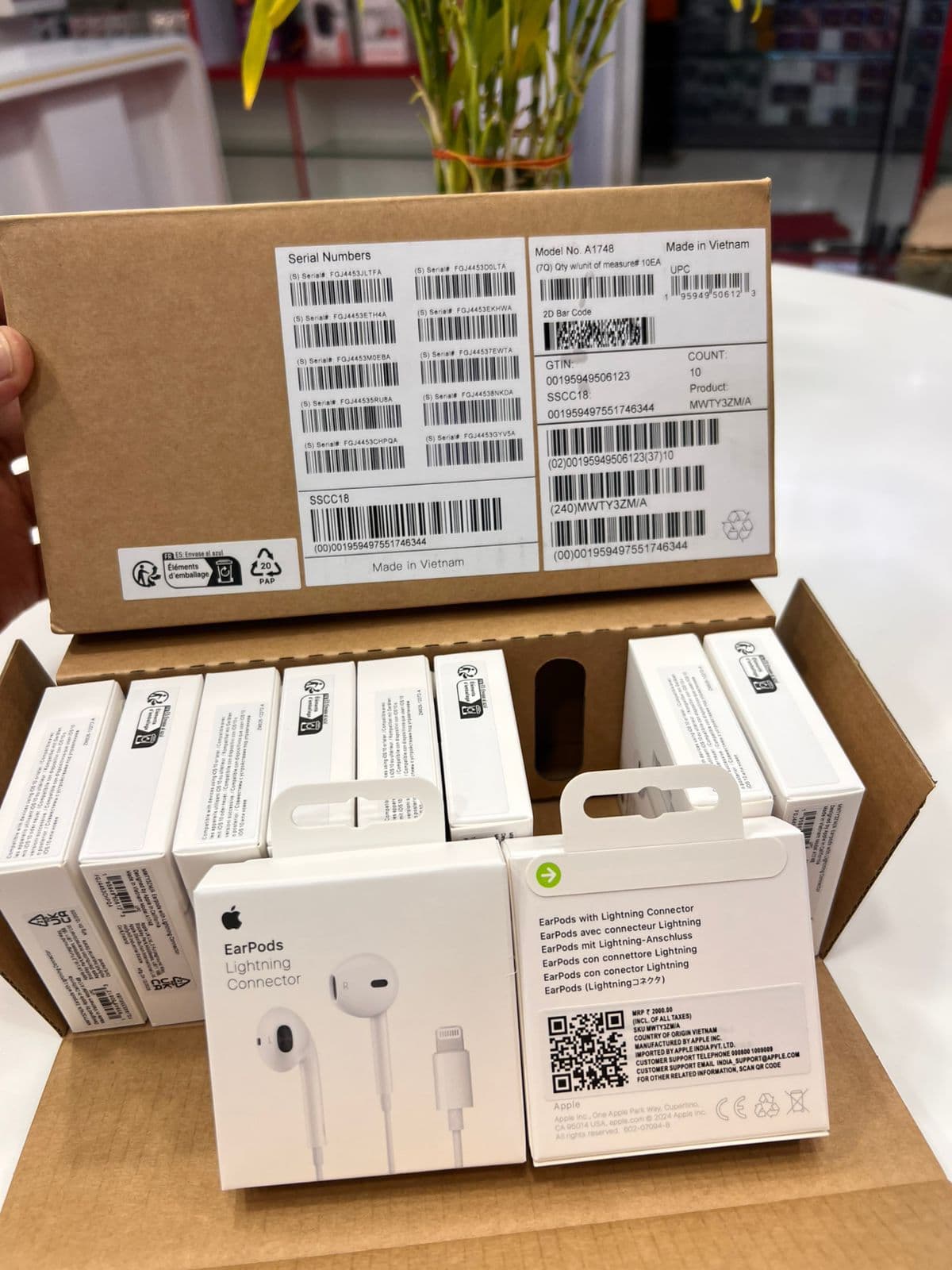 Apple EarPods With Lightning Connector