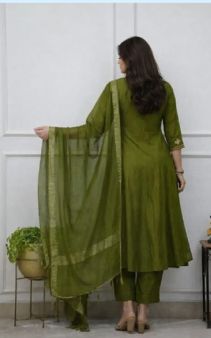Writingzentara Womens Olive Green Cotton 3-piece Suit Set image 2