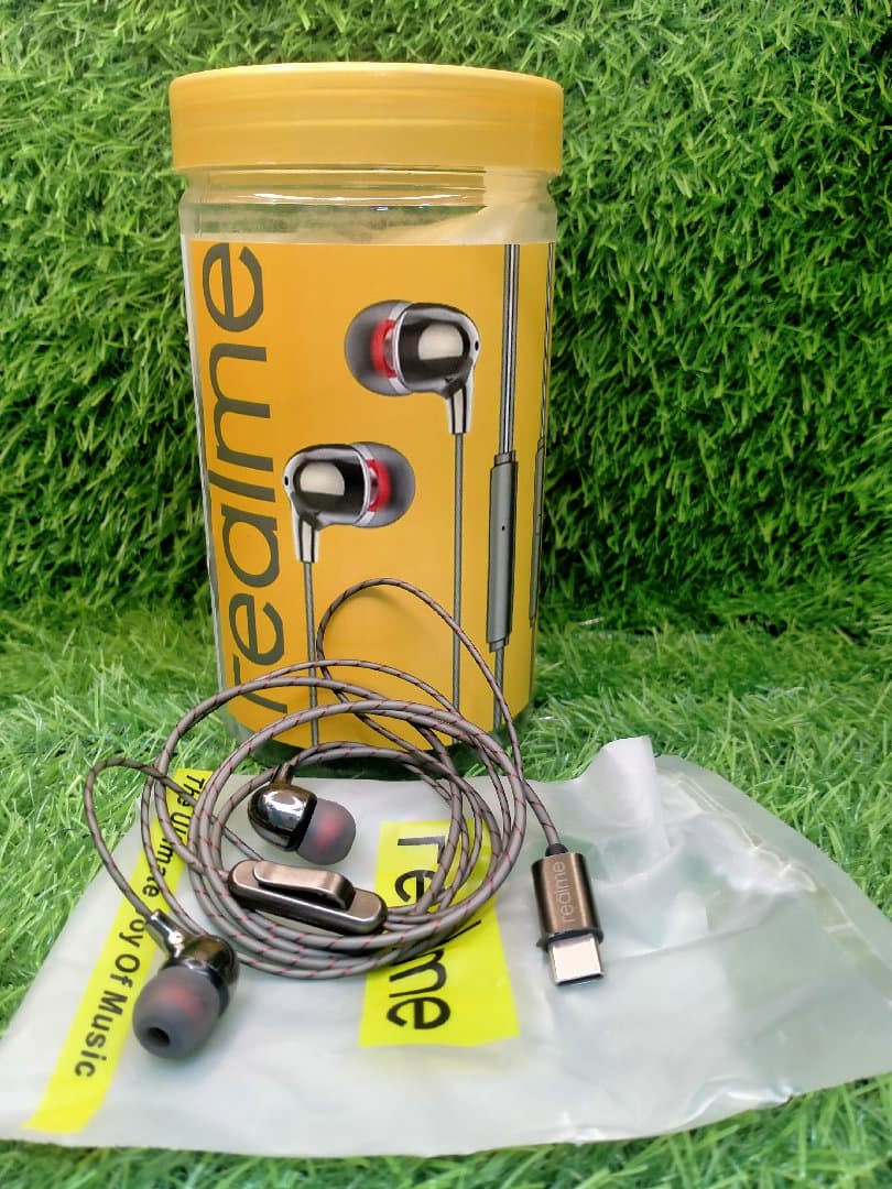 Realme Type-C Earphones – Clear Sound, Lightweight image 2
