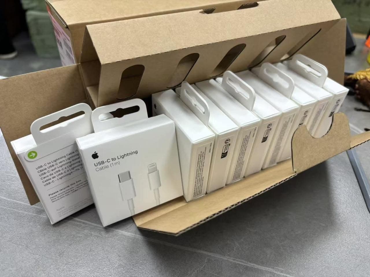 USB-C To Lightning Cable (1 M) image 1