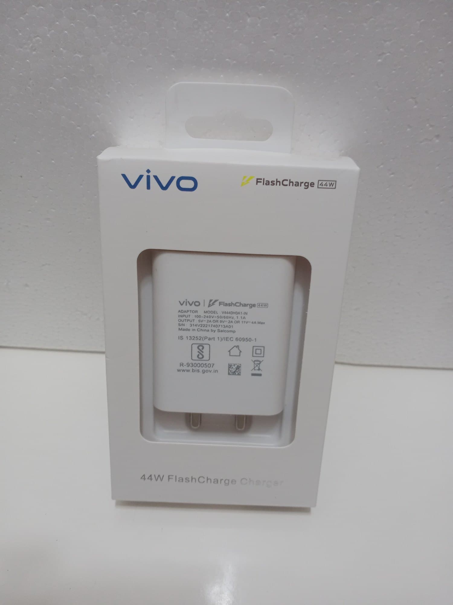 Vivo FlashCharge Charger image 3